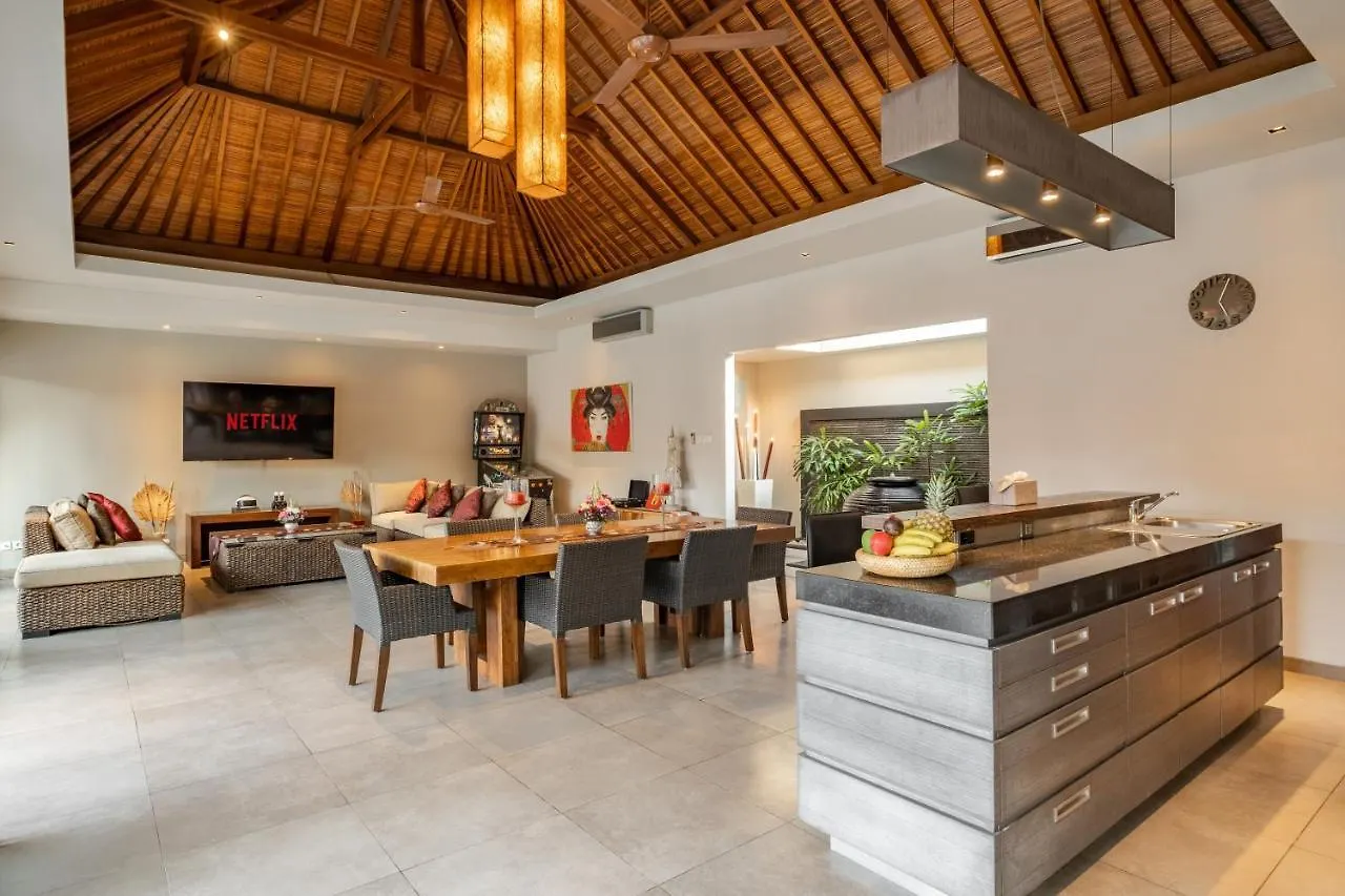 Villa 500M2 With 14M Pool, Bbq, Pinball - Seminyak