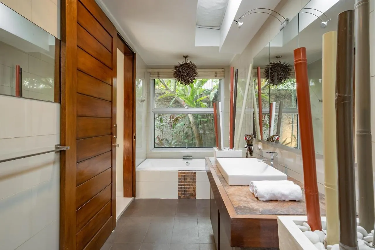 Villa 500M2 With 14M Pool, Bbq, Pinball - Seminyak