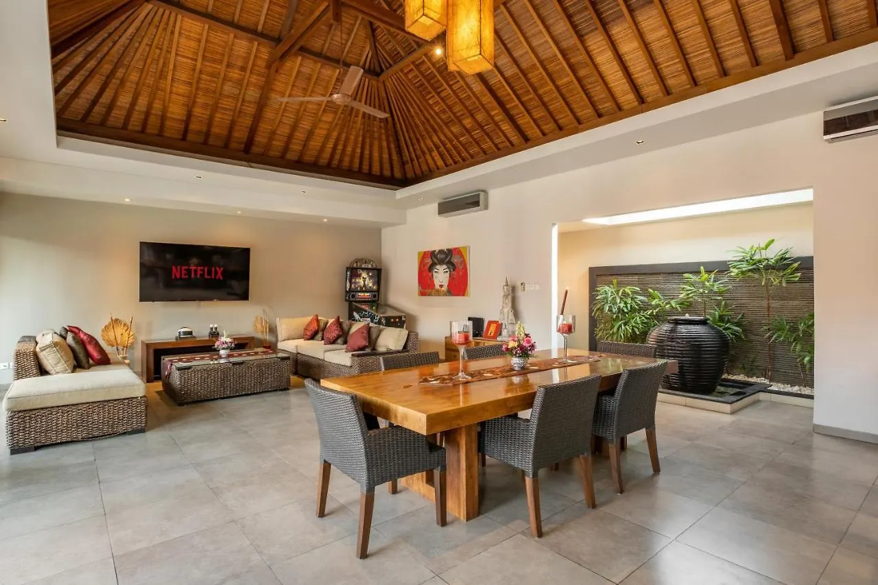Villa 500M2 With 14M Pool, Bbq, Pinball - Seminyak  סמיניאק