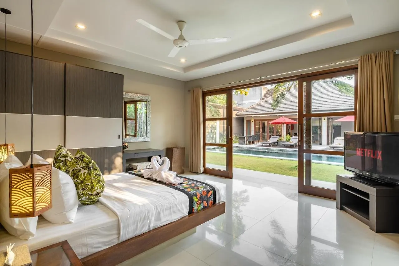 Villa 500M2 With 14M Pool, Bbq, Pinball - Seminyak 0*, סמיניאק