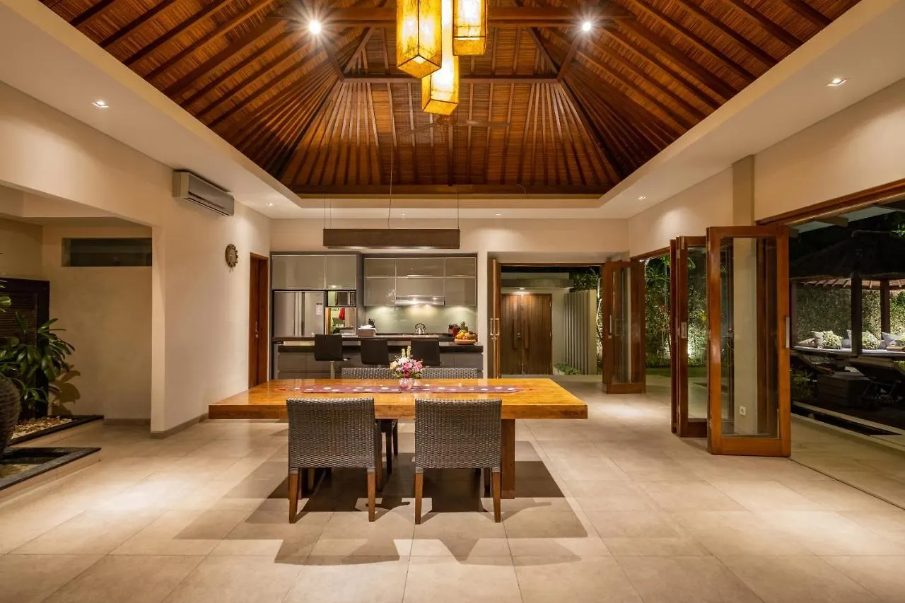 Villa 500M2 With 14M Pool, Bbq, Pinball - Seminyak
