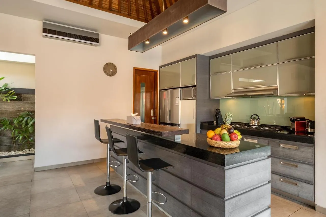Villa 500M2 With 14M Pool, Bbq, Pinball - Seminyak 0*,