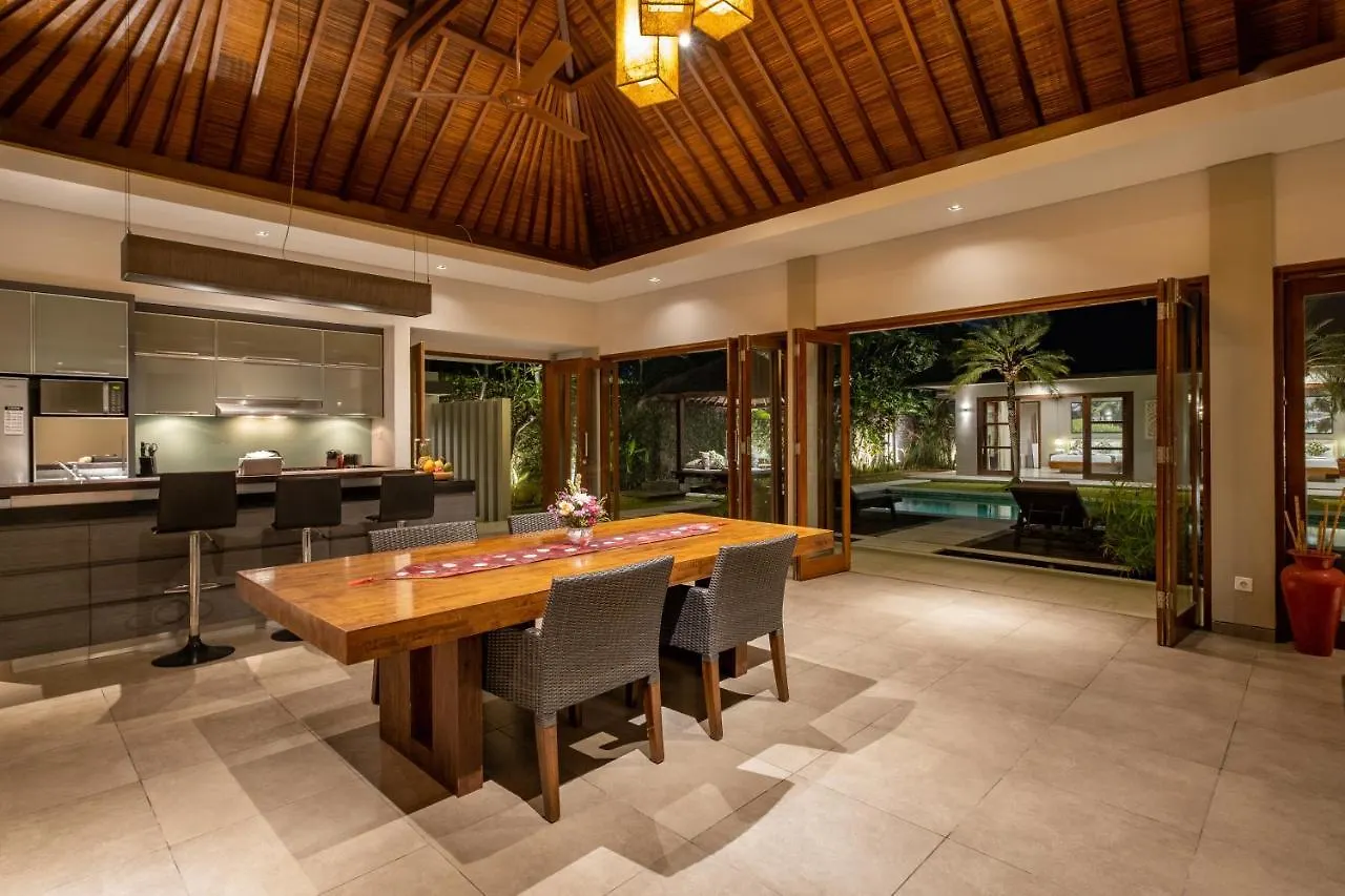 Villa 500M2 With 14M Pool, Bbq, Pinball - Seminyak